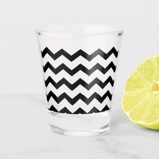 Chevron Pattern Black and White Shot Glas (Voorkant)