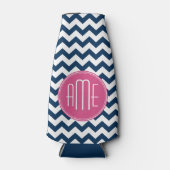 Chevron Pattern met monogram - magenta op de marin Flesjeskoeler (Voorkant)