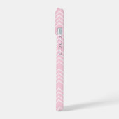 Chevron Pattern - Roze funky Script Naam iPhone 15 Hoesje (Linkerkant)