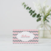 Chevron Pattern Visitekaartje (roze/grijs) (Staand voorkant)