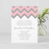 Chevron rose et gris Faire-part de mariage (Debout devant)