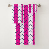 Chevron Stripe Roze en White Geometric Pattern Bad Handdoek (Insitu)