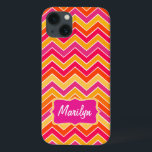 Chevron zigzag motif rose coque ipad coloré<br><div class="desc">Le zigzag tendance a conçu le coque dans les tons rose,  orange,  rouge et jaune gras. Cas d'ipod d'id brillant par Sarah Trett. Personnaliser avec le nom de votre choix,  lit actuellement Marilyn.</div>