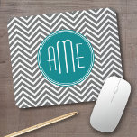 Chevrons turquoises au charbon de bois Monogramme<br><div class="desc">Bleu et gris - Un motif audacieux art déco aux couleurs fraîches et joyeuses. Si vous devez ajuster les monogrammes,  cliquez sur le bouton customiser et apporter des modifications.</div>
