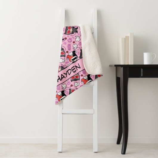 Chibi Catwoman, Harley Quinn, en Kittens Pattern Sherpa Deken (In situ)