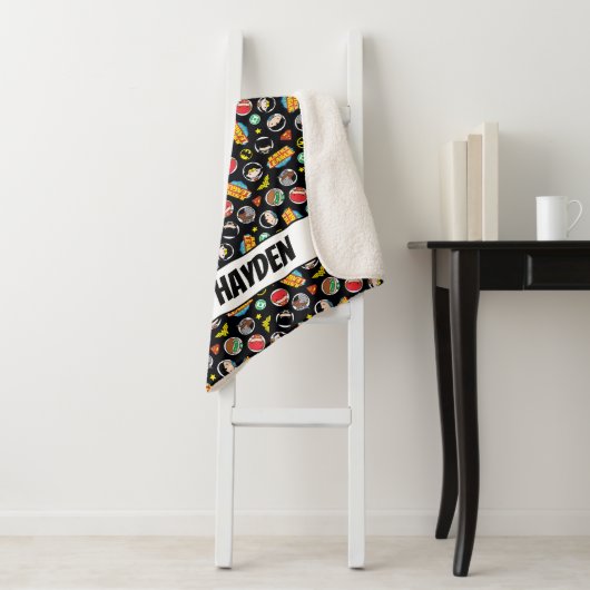 Chibi Justice League Heroes en Logos Pattern Sherpa Deken (In situ)