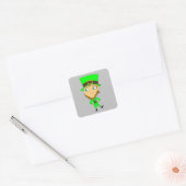 chibi leprechaun vierkante sticker (Envelop)