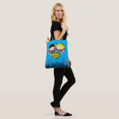 Chibi Superman en Chibi Supergirl Power Up! Tote Bag (Op model)