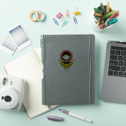 Chibi Wonder Vrouw met pooldots en Logo Sticker (iPad Cover)