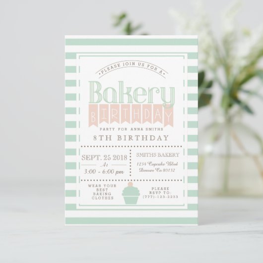 Chic Bakery Anniversaire Fête Invitation (Debout devant)