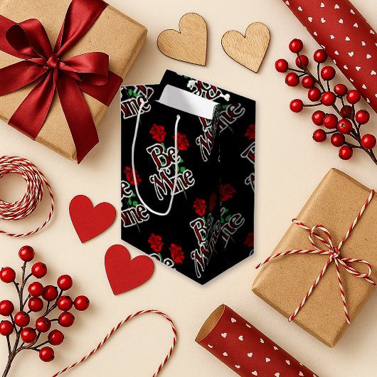 Chic Black Red Rose Be Mine Medium Cadeauzakje