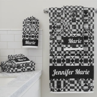 Chic Black & White Floral Checkerboard Custom Name Bad Handdoek