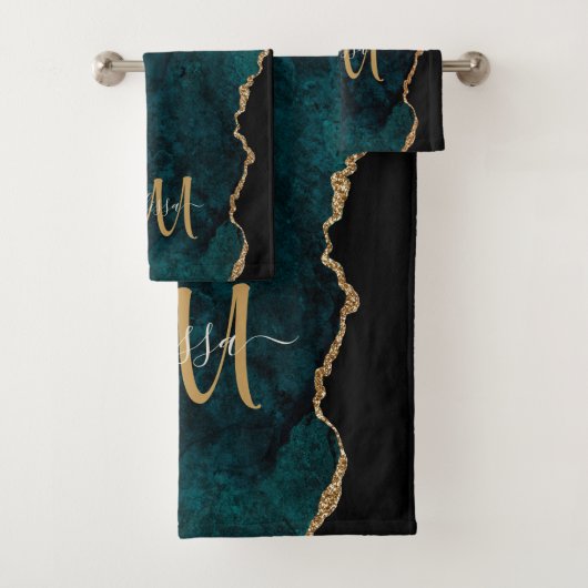 Chic Blauwgroen Gold Glitter Agate Custom Monogram Bad Handdoek (Insitu)