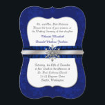 Chic Blue Bijoux Faire-part de mariage Flocon de n<br><div class="desc">Elégante invitation de mariage d'hiver faite en bleu sur un motif de flocon bleu, avec une zone de texte bordée d'argent blanc en forme de support. Graphiques d'un riche ruban de satin et d'argent bleu foncé, court au milieu, de l'invitation, et est décoré avec un ton d'argent et diamant à...</div>