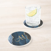 Chic Blue Gold Agate Script Monogram aangepast Zandsteen Onderzetter (Zijkant)
