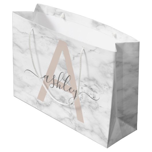 Chic Blush Pink White Marble Script Name Monogram Groot Cadeauzakje (Achterkant Gekanteld)