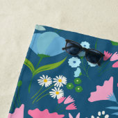 Chic Botanical Floral Elegant Navy Blue Monogram Strandlaken (In situ)