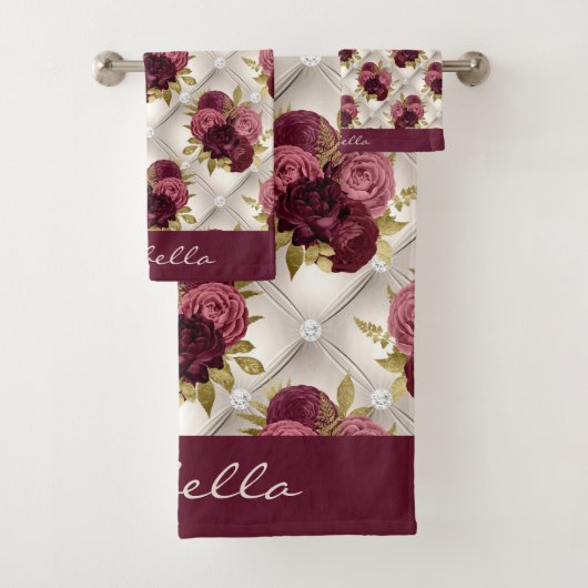 Chic Burgundy Gold Floral diamant tufted Pattern Bad Handdoek (Insitu)