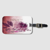 Chic Burgundy Waterverf Floral Monogram Bagagelabel (Voorkant (horizontaal))