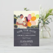 Chic Chalkboard Photo Wedding Enregistrer la carte (Debout devant)