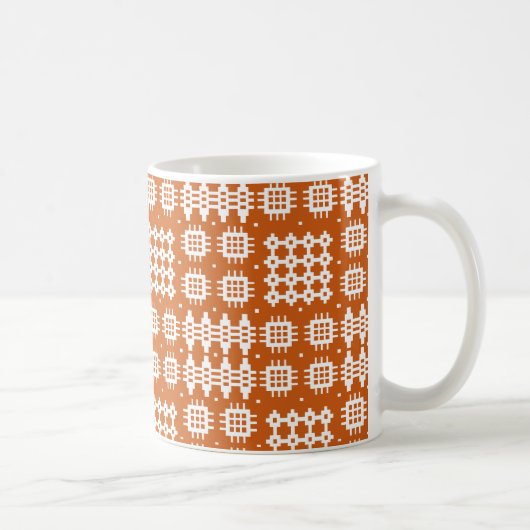 Chic Coffee Mok: Welsh Tapestry Pattern, Brick Red Koffiemok (Rechts)