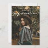 Chic Delicate White Script Foto Graduation Party Kaart (Voorkant)