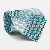 Chic Ethnic Faux Patchwork Patroon, Blauwgroen en  Stropdas (Opgerold)