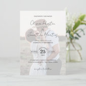 Chic Faux Vellum Effect Foto QR Code RSVP Weddensc Kaart (Staand voorkant)
