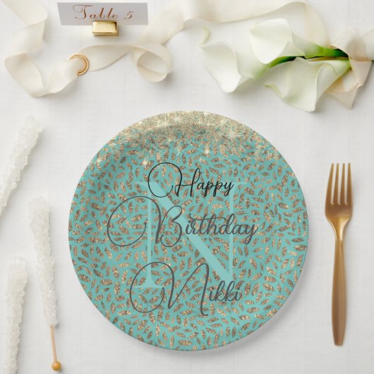 Chic Glittery Feathers Monogram Birthday Papieren Bordje (Huwelijk)