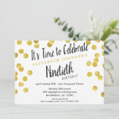 Chic Gold Confetti 90e anniversaire Invitation de  (Debout devant)