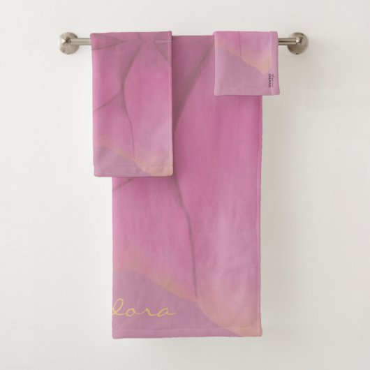 Chic Gold Fuchsia Abstract Floral Patern Bad Handdoek (Insitu)