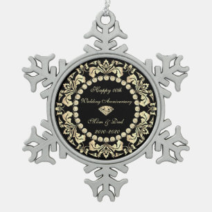 Chic Gold Swirls Diamonds 10th Wedding Jubileum Tin Sneeuwvlok Ornament