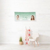 Chic Green Glitter Drip Two Photo Afstuderen Spandoek (Insitu)