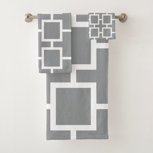 Chic Grey and White Geometric Square Pattern Bad Handdoek (Insitu)
