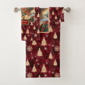 Chic M. et Mme Claus Gold Trees Serviette de bain (En situation)