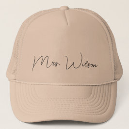 Chic meneer of mevrouw achternaam geborduurd honkb trucker pet