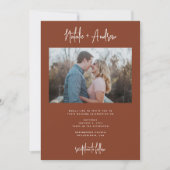 Chic-minimalistisch script terracotta Wedding QR-c Kaart (Voorkant)