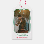 Chic Mistletoe & Bow Custom Familie Foto Kerstmis Cadeaulabel (Voorkant)