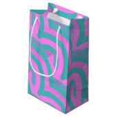 chic modern roze/groene chevrons klein cadeauzakje (Achterkant Gekanteld)