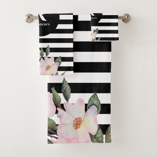 Chic Modern Waterverf Roze Roses Stripes Monogram Bad Handdoek (Insitu)