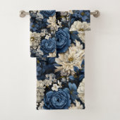 Chic Navy Blue Ivory Gold Flowers Bath Towel (En situation)