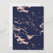 Chic Navy Blue Roos Gold Marble Wedding Kaart (Achterkant)
