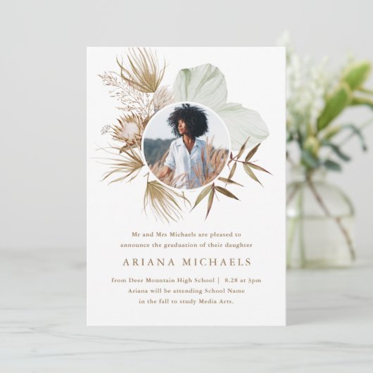 Chic Neutral Boho Krans Foto Afstuderen Kaart (Staand voorkant)