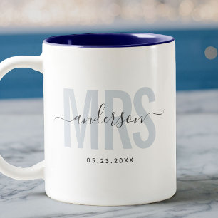 Chic New MRS. Custom Name Wedding Date Blue Tweekleurige Koffiemok