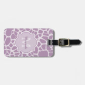Chic Paarse Giraffe afdrukken met monogram en naam Bagagelabel (Voorkant horizontaal)