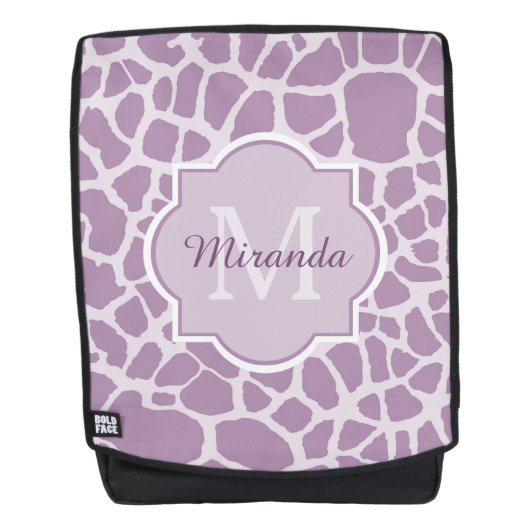 Chic Paarse Giraffe afdrukken met monogram en naam Rugtassen (Voorkant)