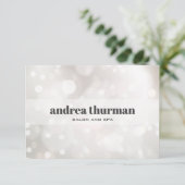 Chic Parties scintillant Argent White Bokeh Carte (Debout devant)