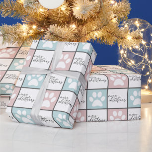 Chic Pink en blue paw printpatroon voor kerstmis Cadeaupapier