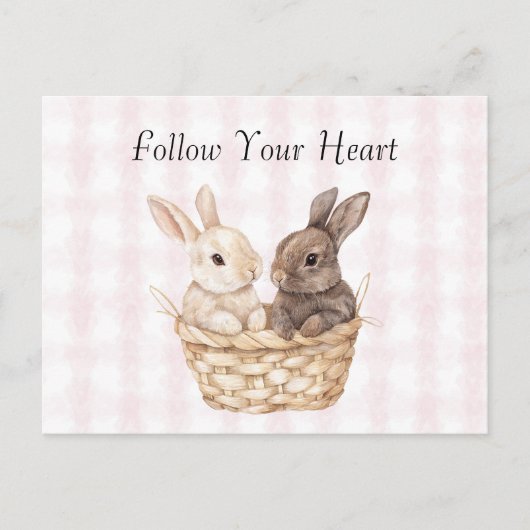 Chic Pink Plaid Stripes Bunnies in een mand Pasen Briefkaart (Voorkant)