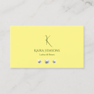 Chic Plain Light Yellow met monogram en juwelen Visitekaartje